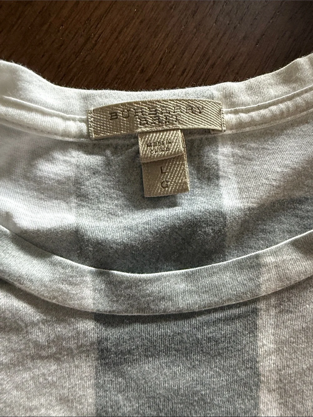 Burberry White Short-Sleeve Crewneck Tee with Subtle Gray Stripe